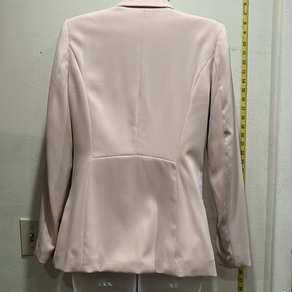H&M Blazer in Soft Pink - Picture 2 of 6